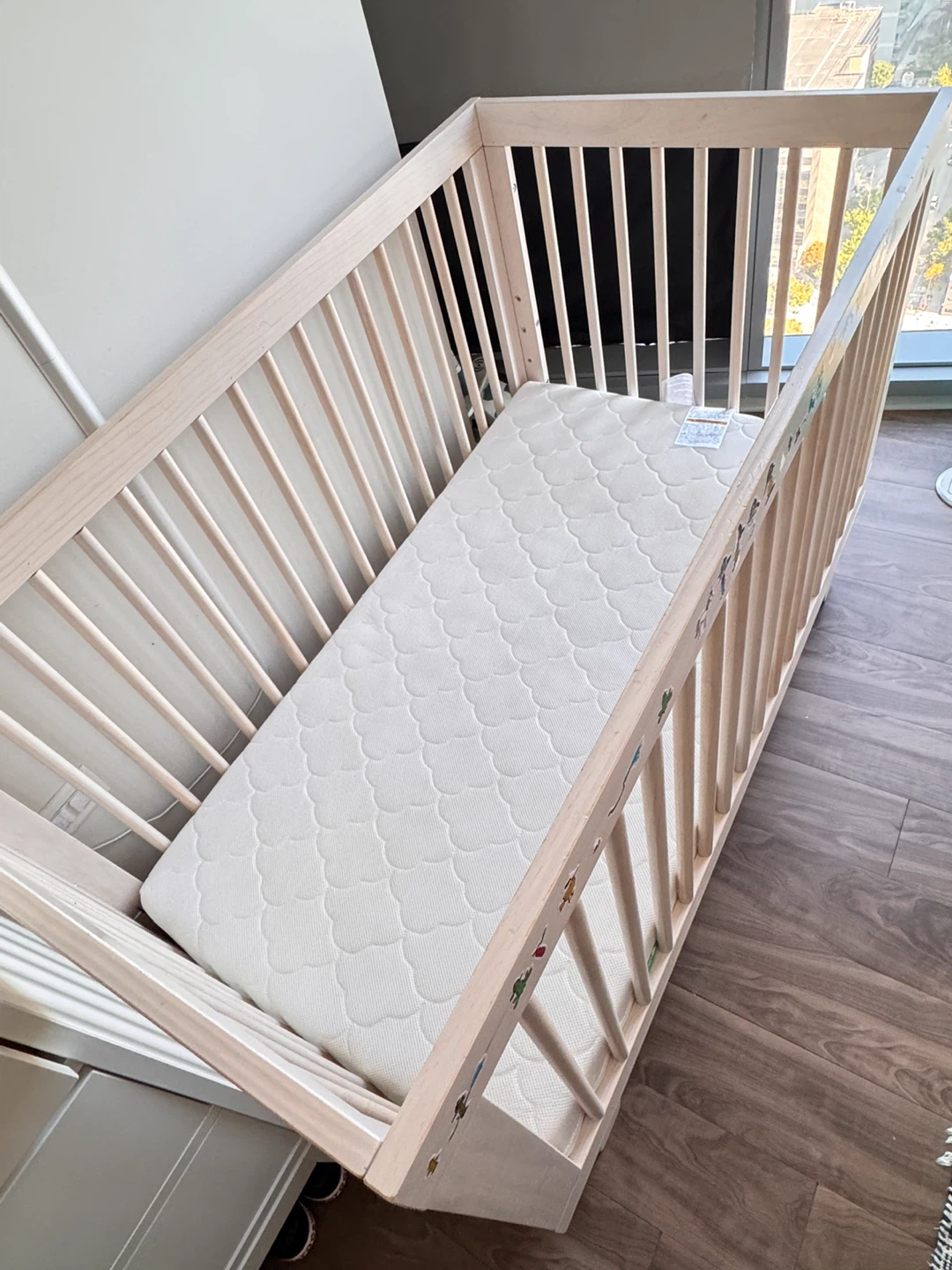 Natural Wood Baby Crib with Newton Mattress - photo 2