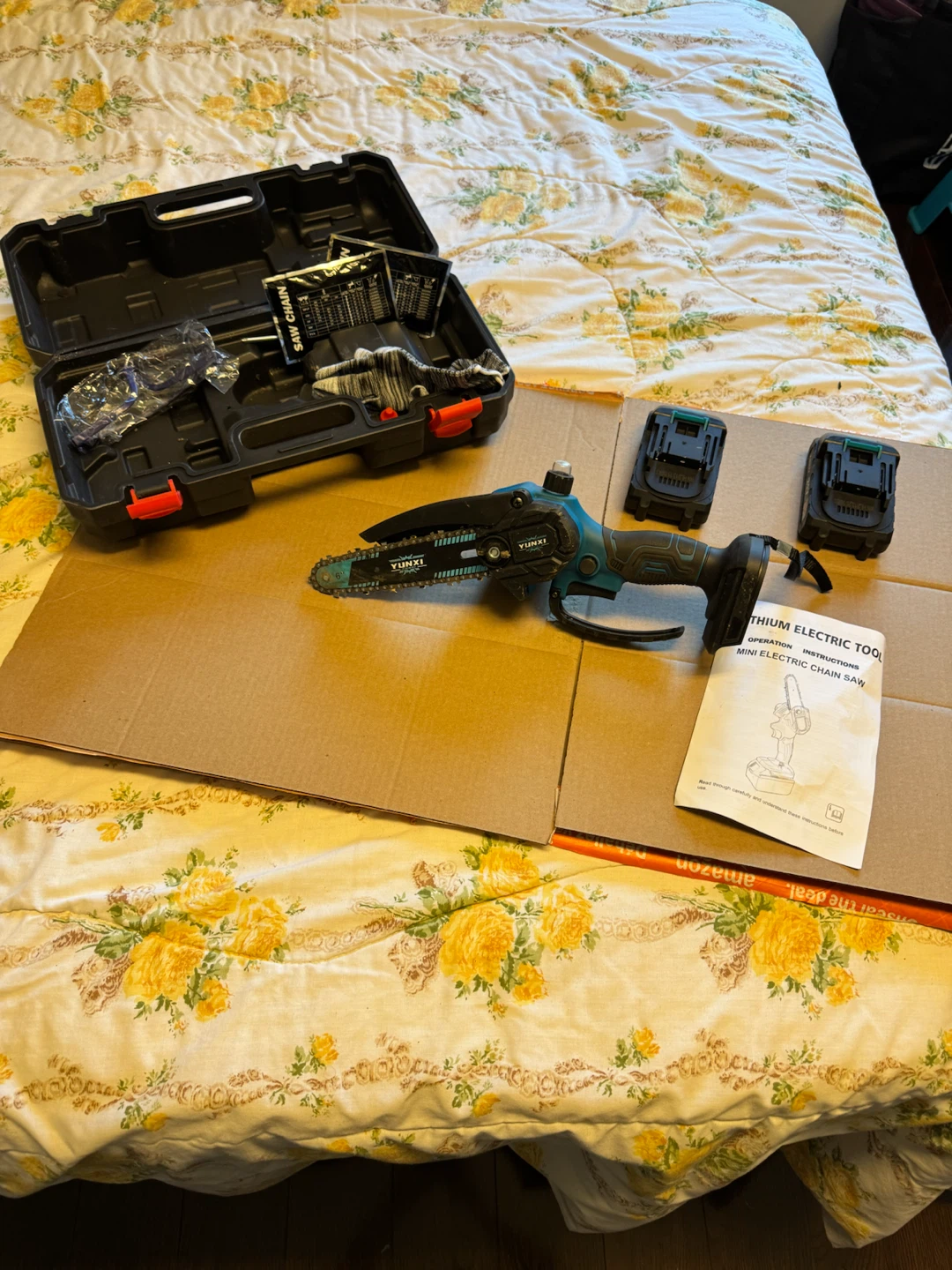 Cordless mini chainsaw - photo 2