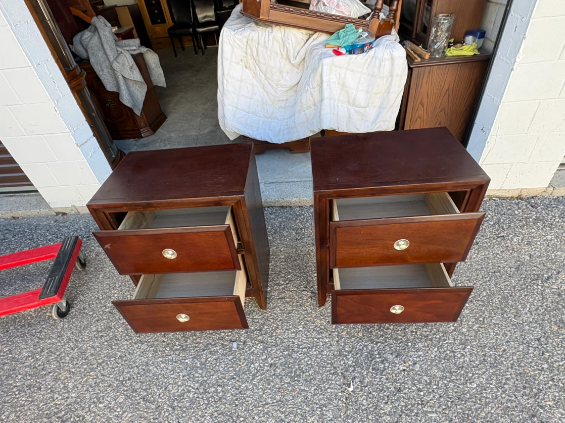 Free delivery used Set of 2 Dark Wood Nightstands - photo 2