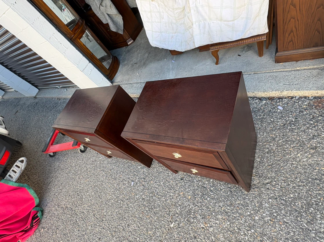 Free delivery used Set of 2 Dark Wood Nightstands - photo 5