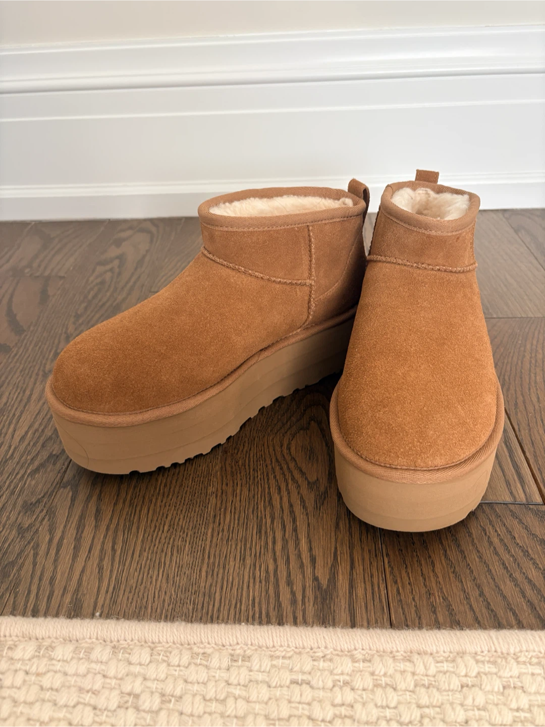 UGG Classic Ultra Mini Platform Boots - Size 7