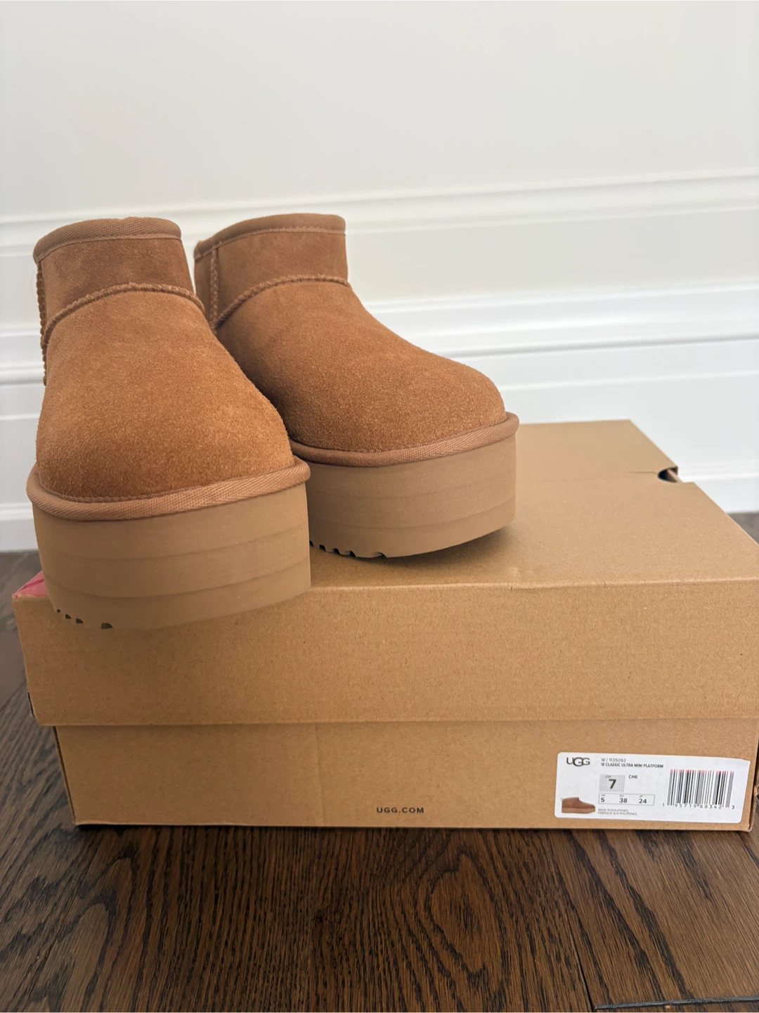 UGG Classic Ultra Mini Platform Boots - Size 7 - photo 5
