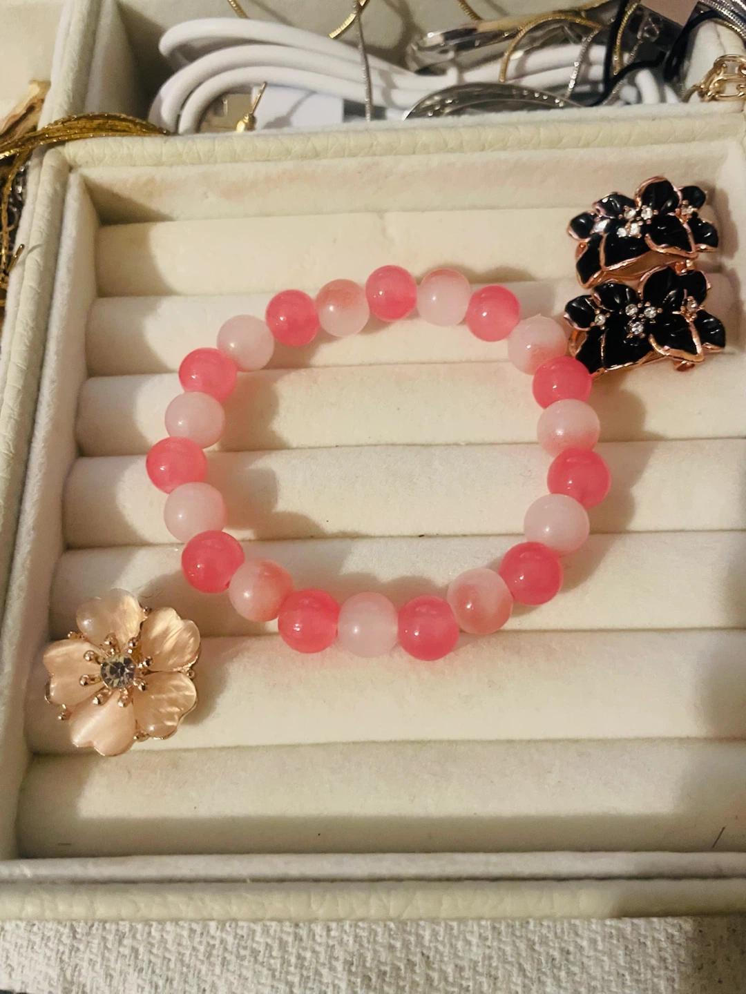 Bracelet élastique en perles roses