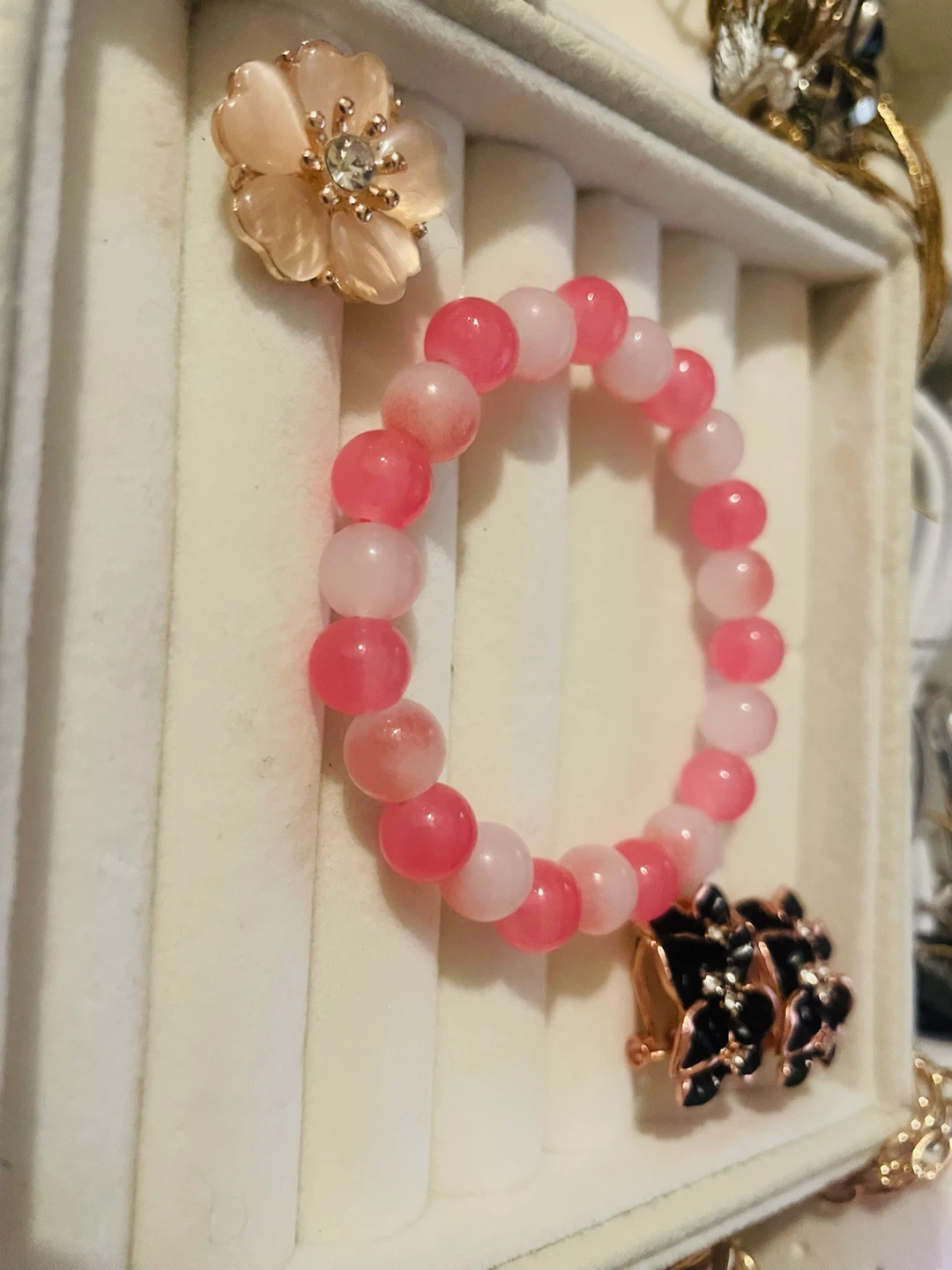 Bracelet élastique en perles roses - photo 2