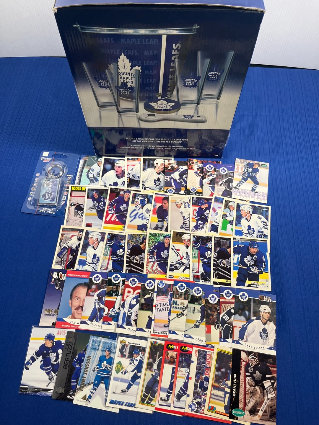 🍁 Ultimate Toronto Maple Leafs Gift Pack Unused + 50 FREE Cards - photo 5