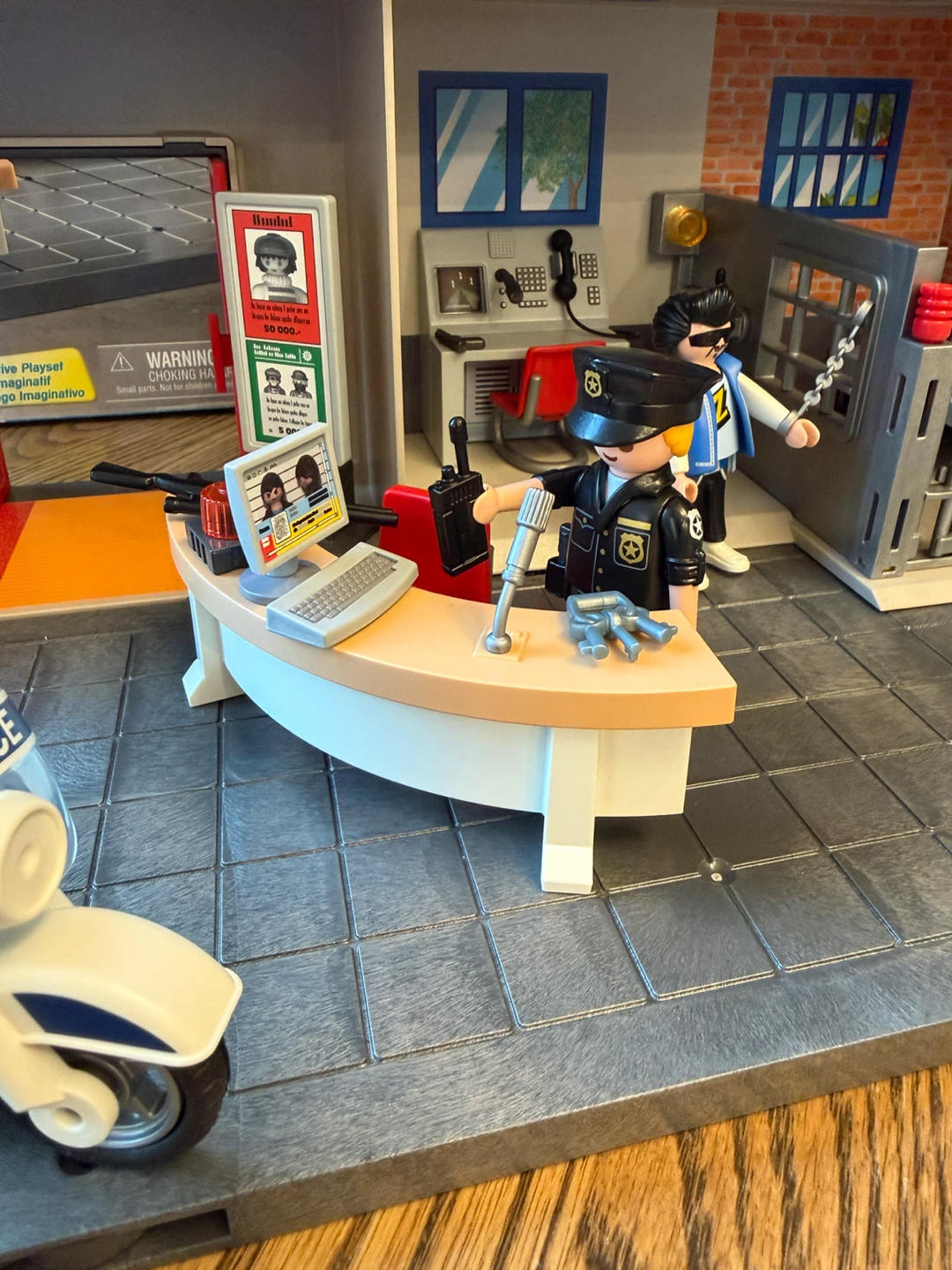Playmobil City Action Take Along Police Station 5689 - photo 5
