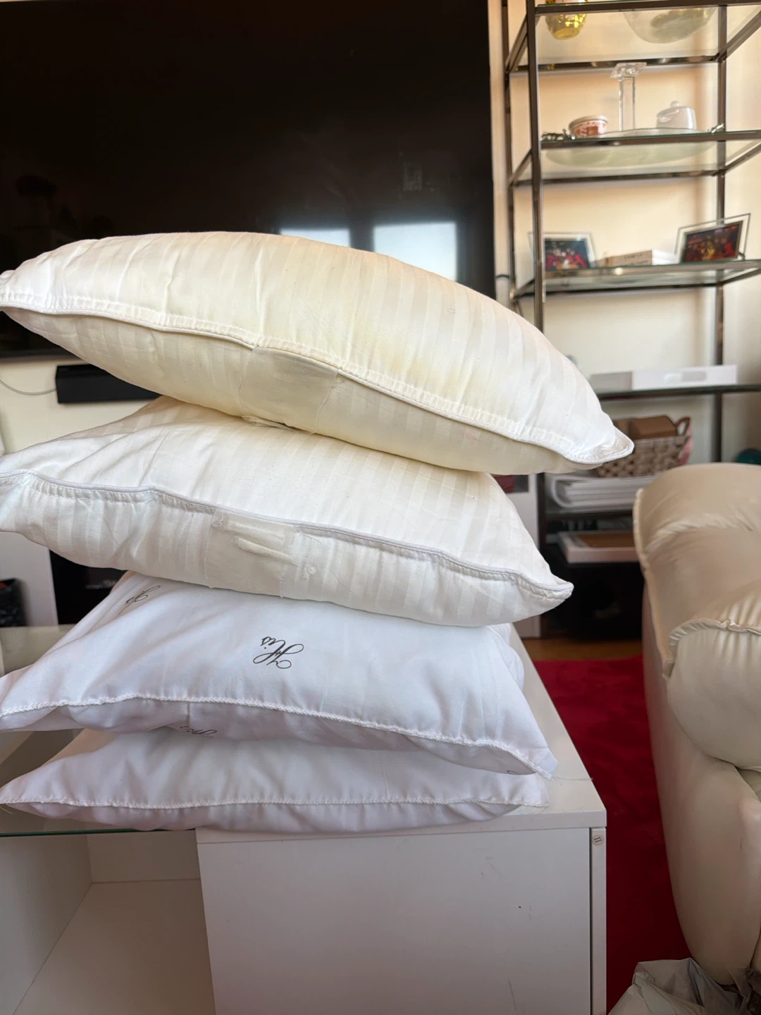 Set of 4  White Pillows - photo 2