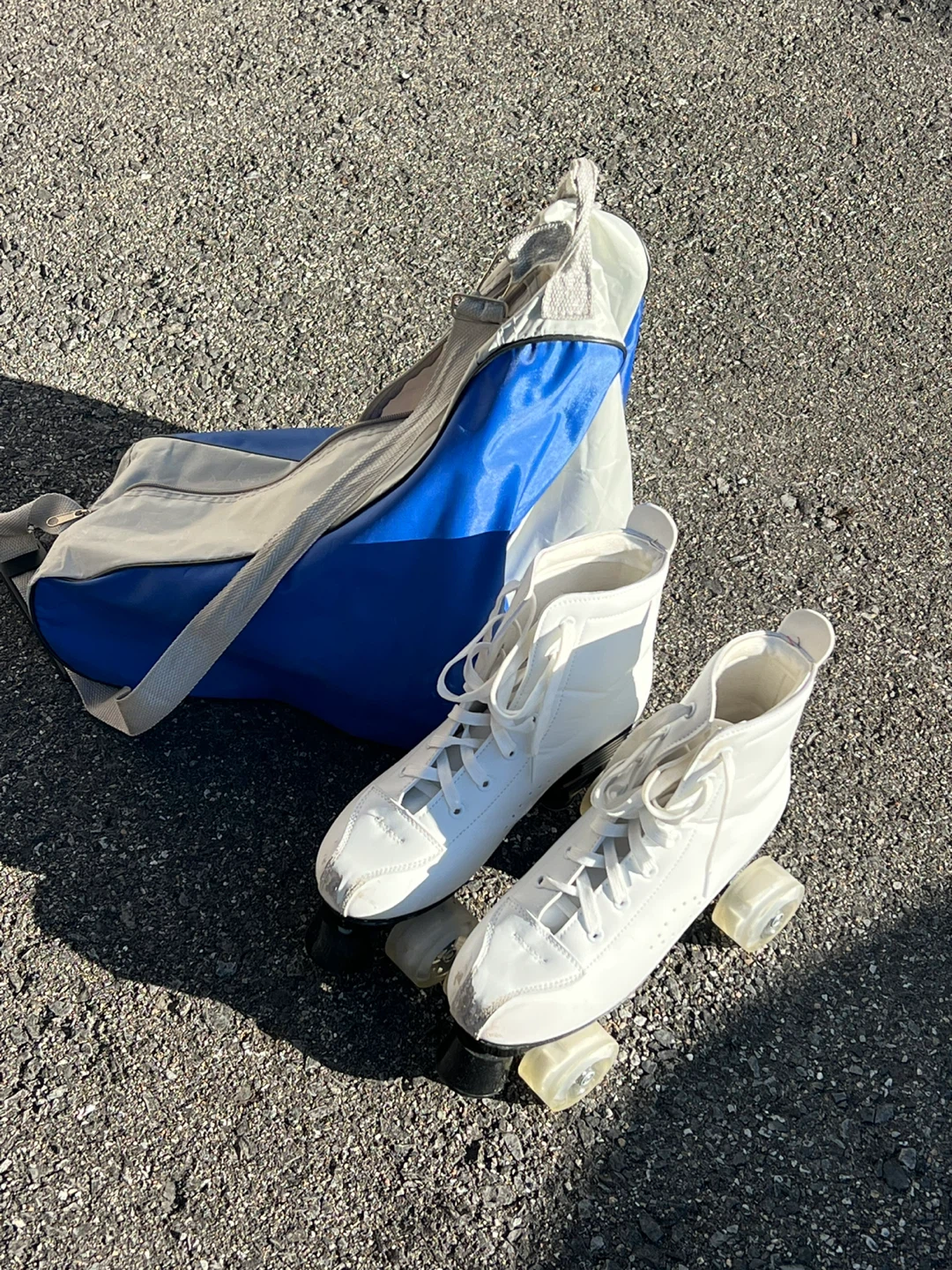 Xudrez White Roller Skates