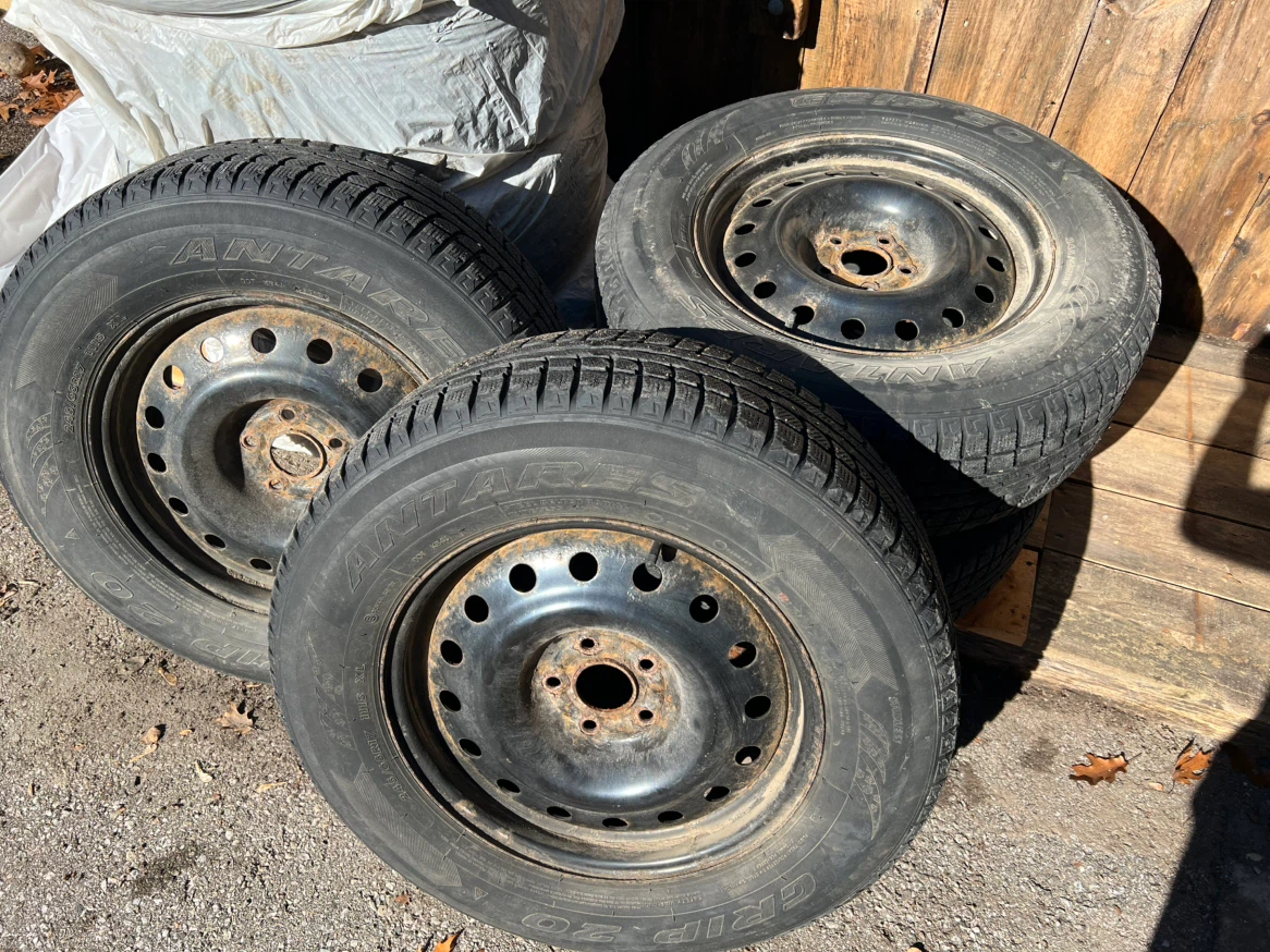Set of 4 Antares Grip 20 winter Tires 245/65R17