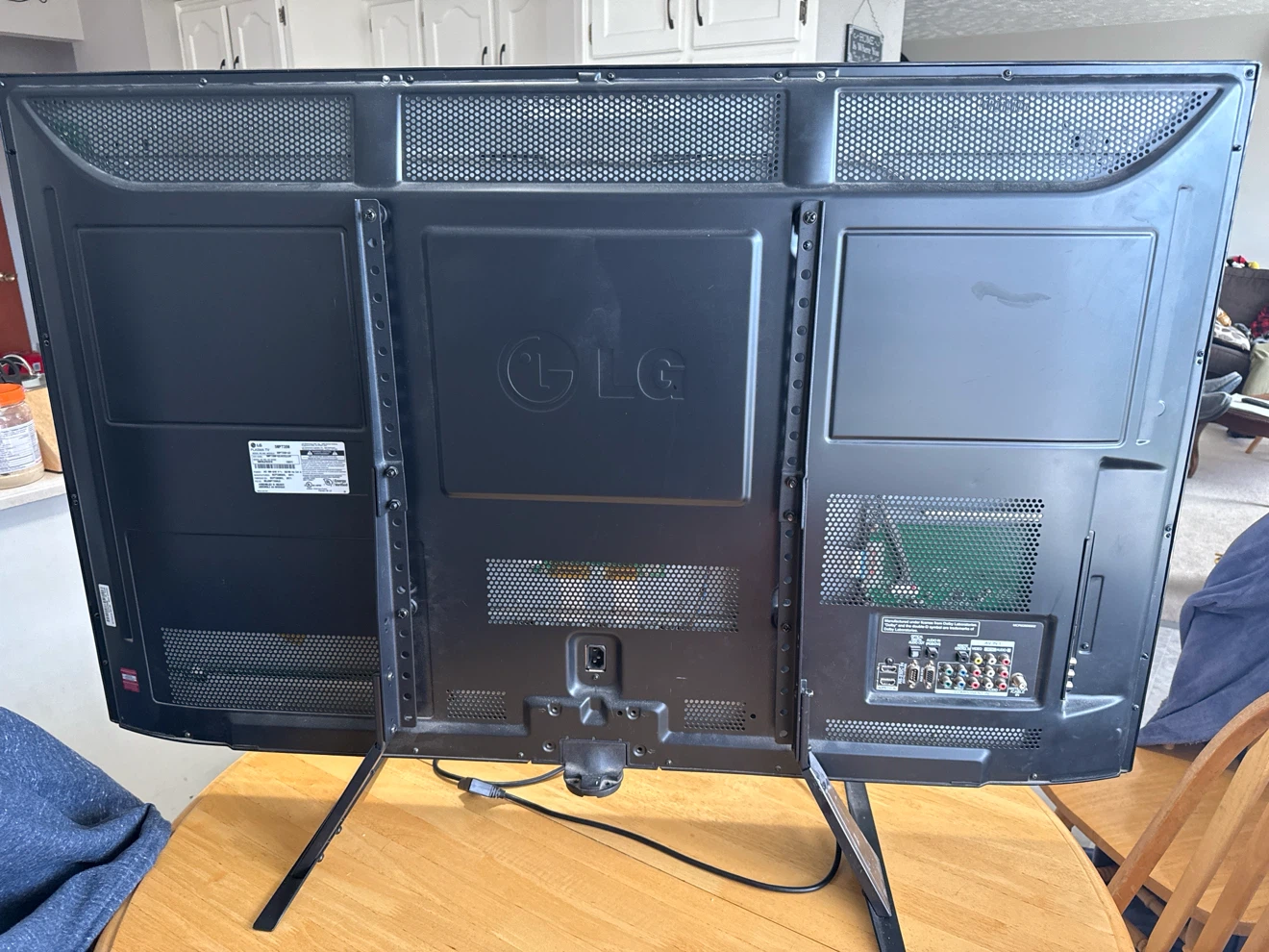 LG 50-inch 50PT350 Plasma TV - photo 2