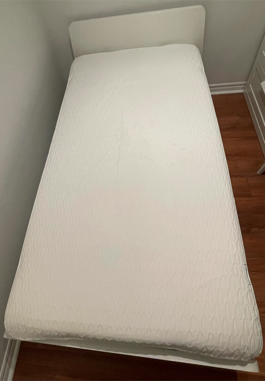 IKEA ASKVOLL Twin Bed with ÅBROTTEN Foam Mattress - photo 3