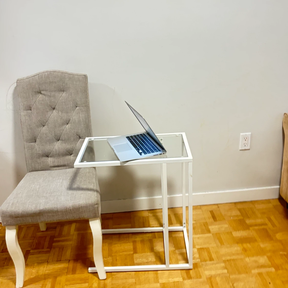 Tufted Upholstered Chair - photo 2
