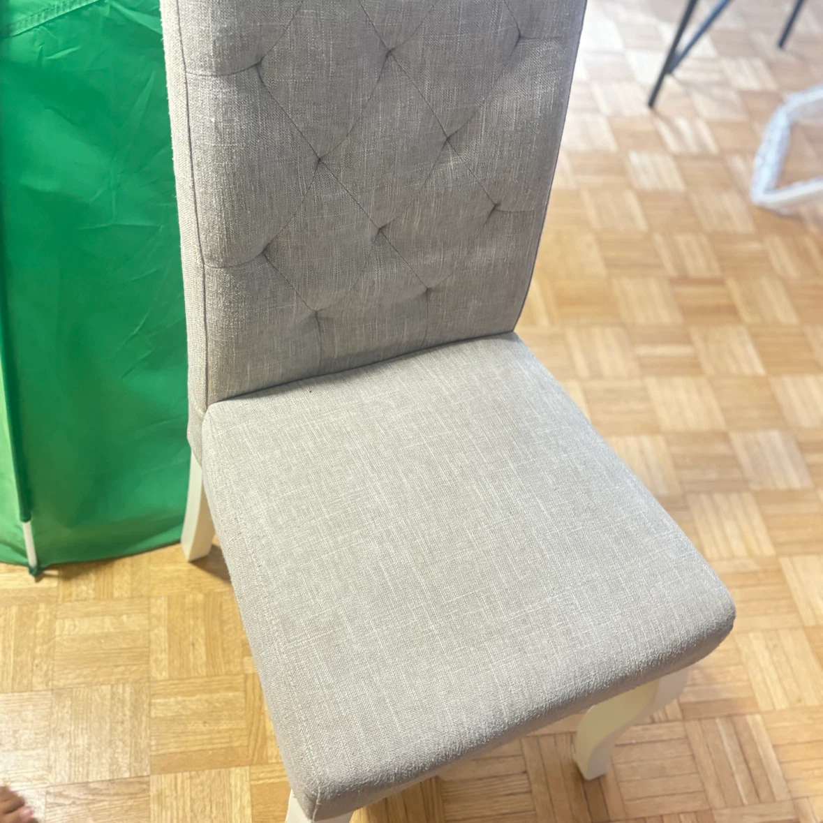 Tufted Upholstered Chair - photo 3