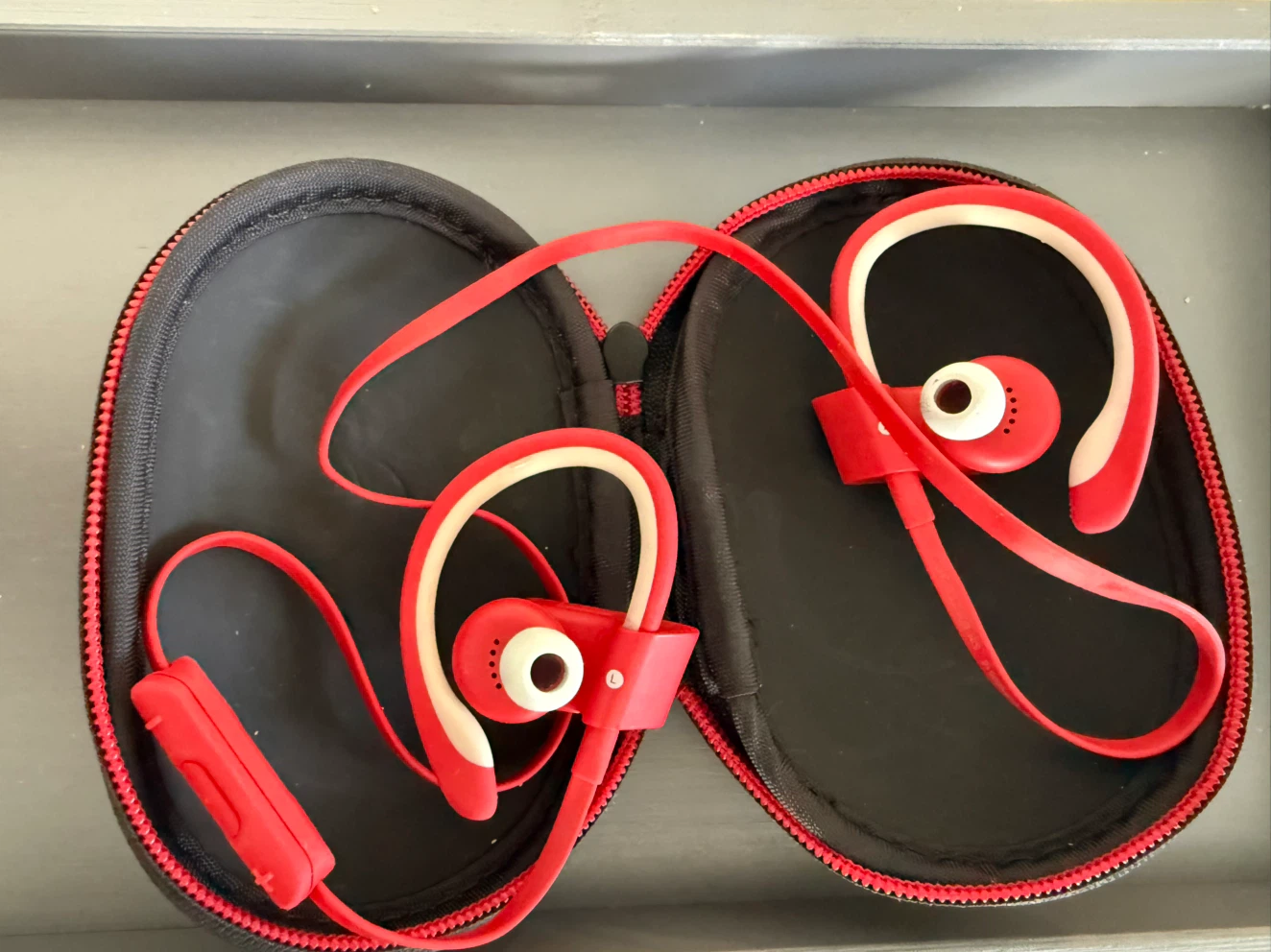 Red Powerbeats Earphones - photo 2