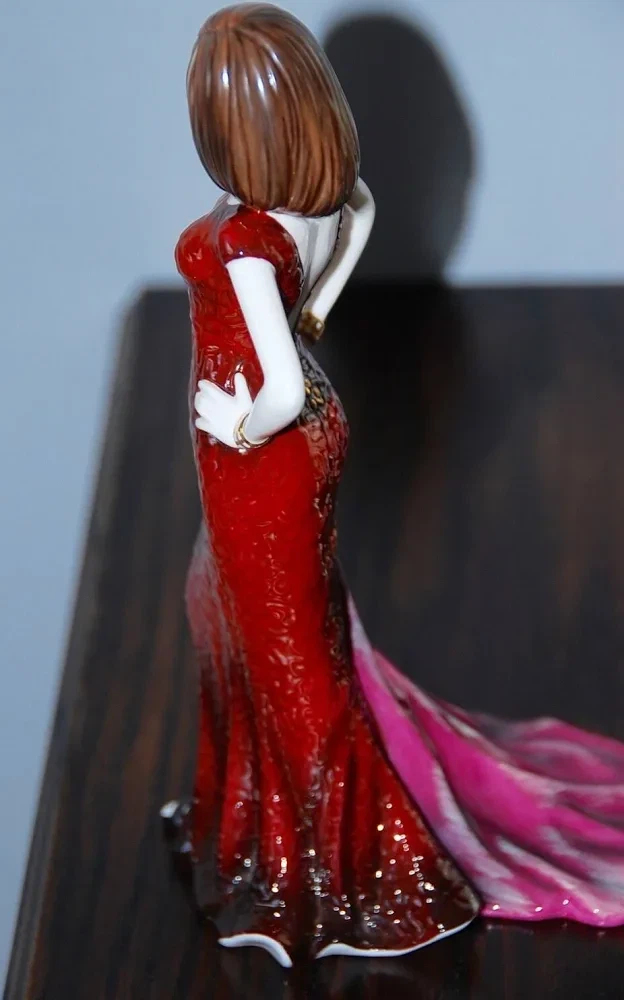 Royal Doulton Hannah Figurine - photo 5