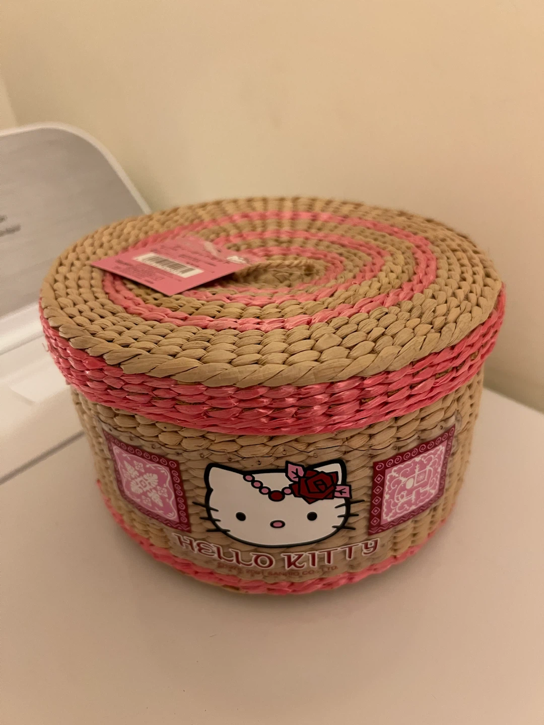Hello Kitty Tea Pot Set in Woven Basket - photo 2