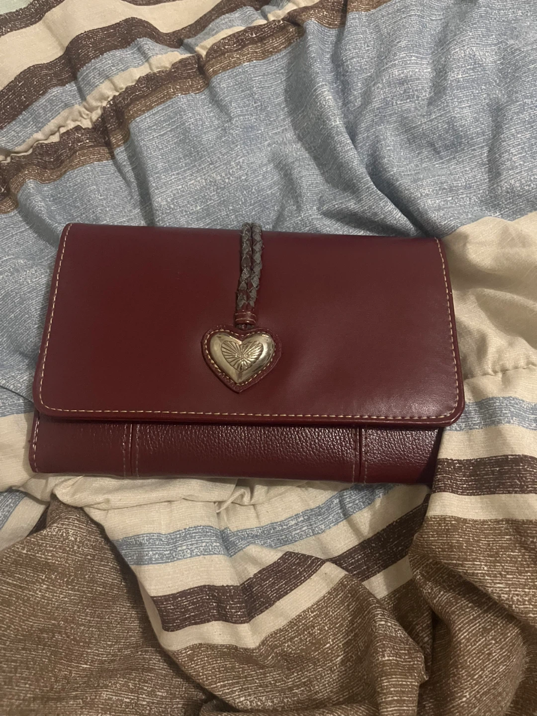 Burgundy heart accent wallet