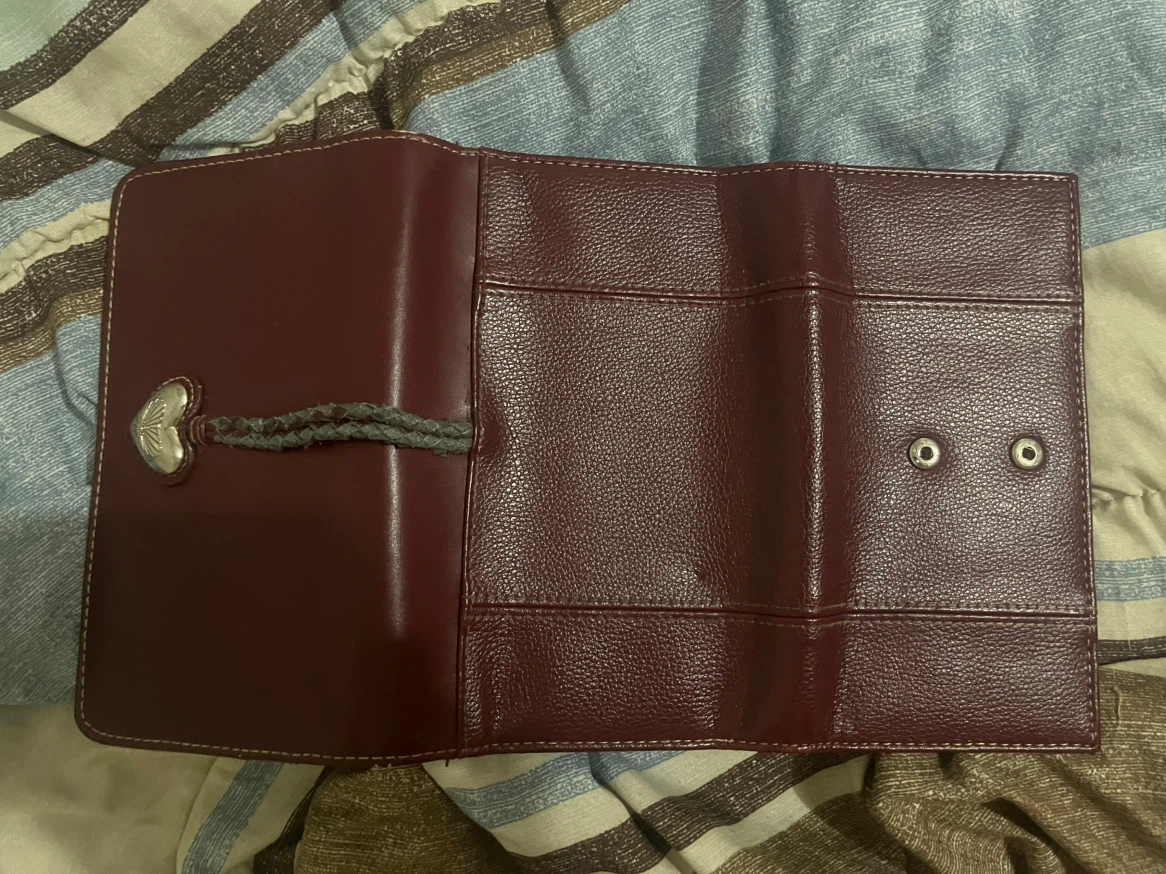 Burgundy heart accent wallet - photo 3