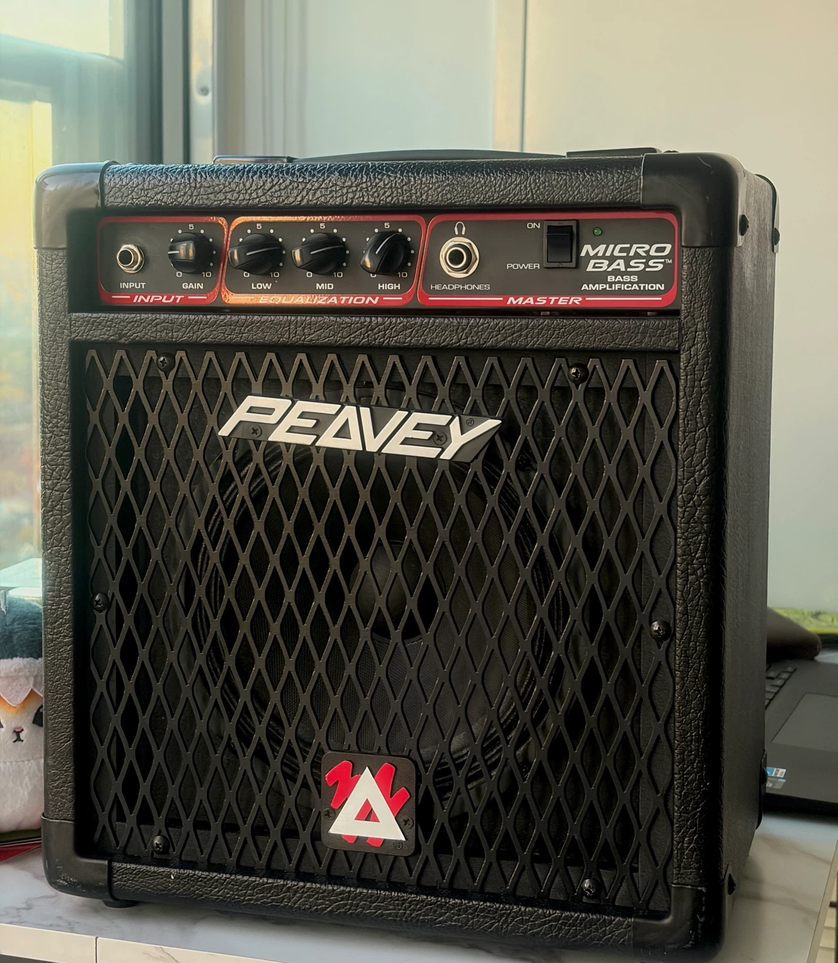 Peavey 20W Bass Amplifier - photo 2