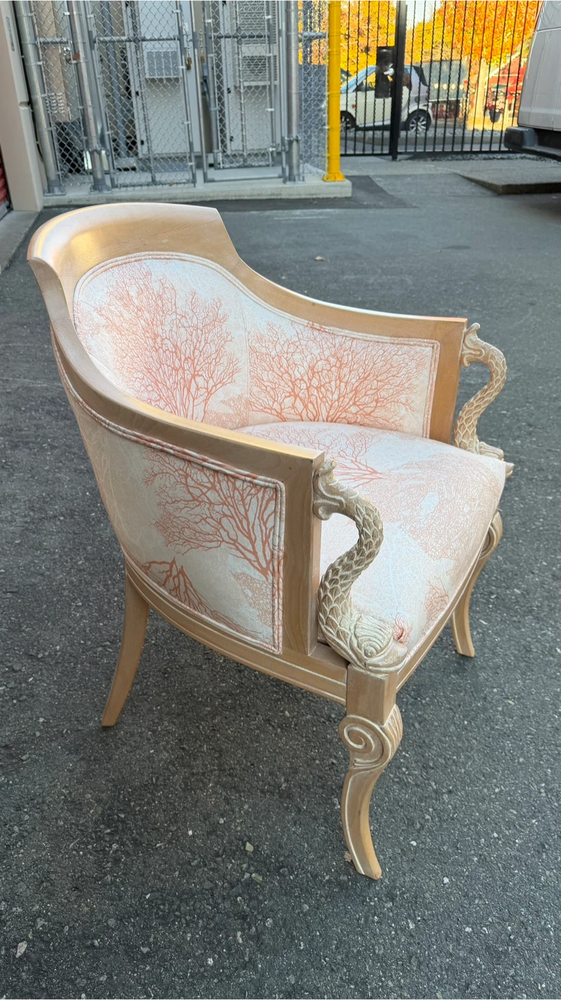 Vintage Accent Chair with Coral Pattern - photo 3