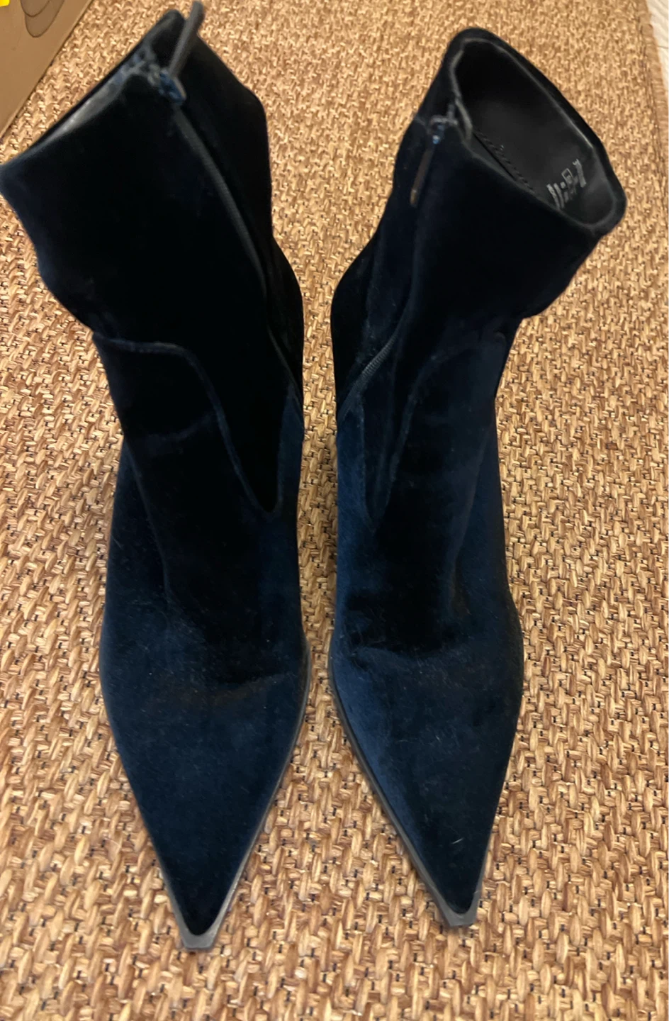 Zara black velvet ankle boots - photo 2