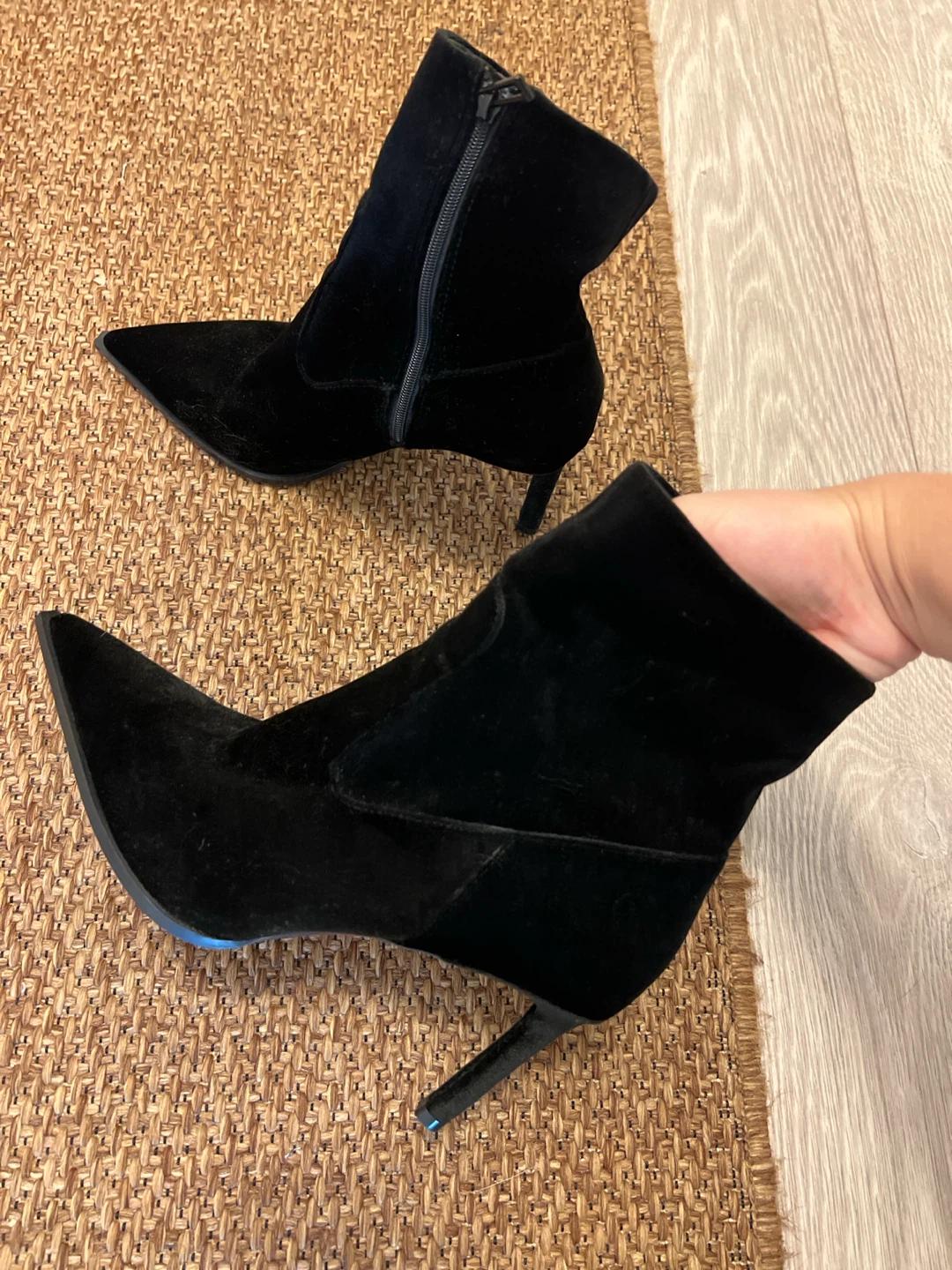 Zara black velvet ankle boots - photo 3