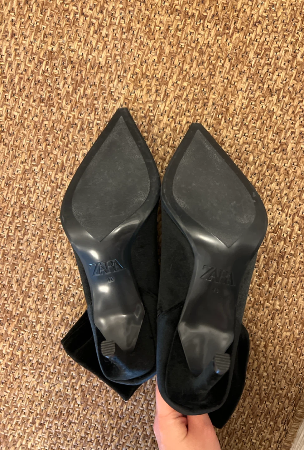 Zara black velvet ankle boots - photo 4