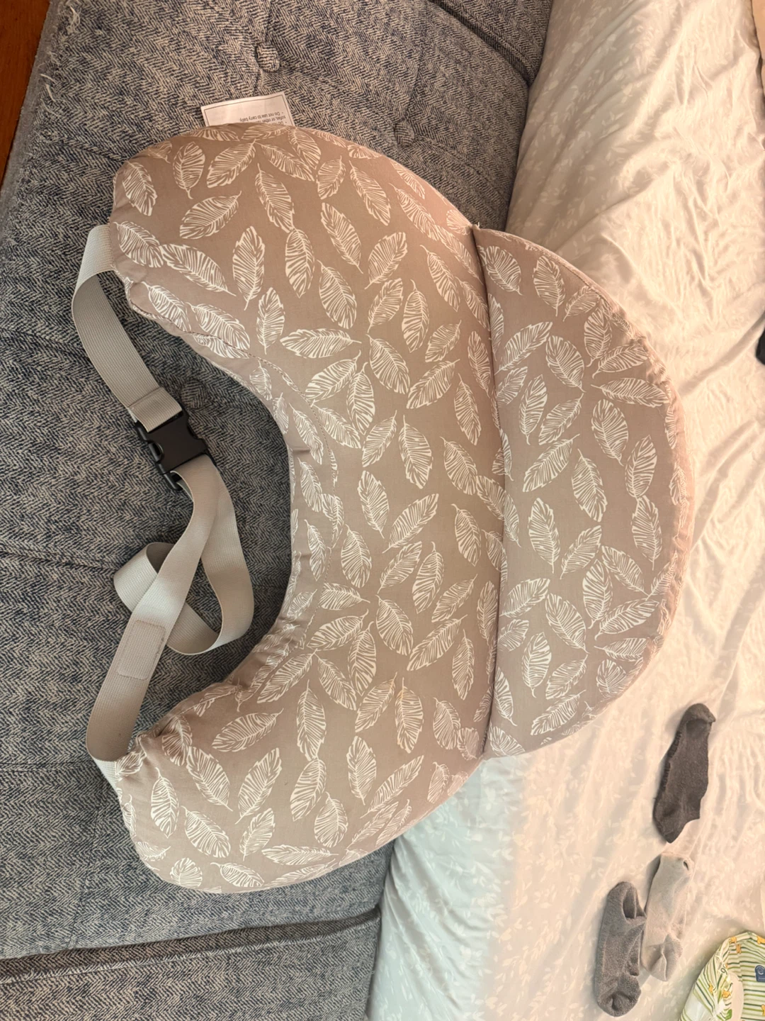 Momcozy Nursing Pillow - Pink Snuggle