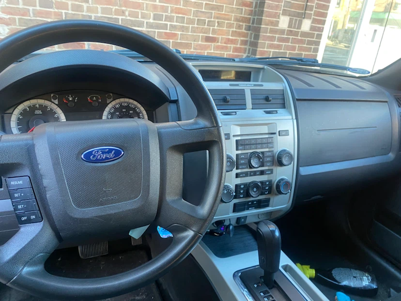Ford Escape SUV - photo 4
