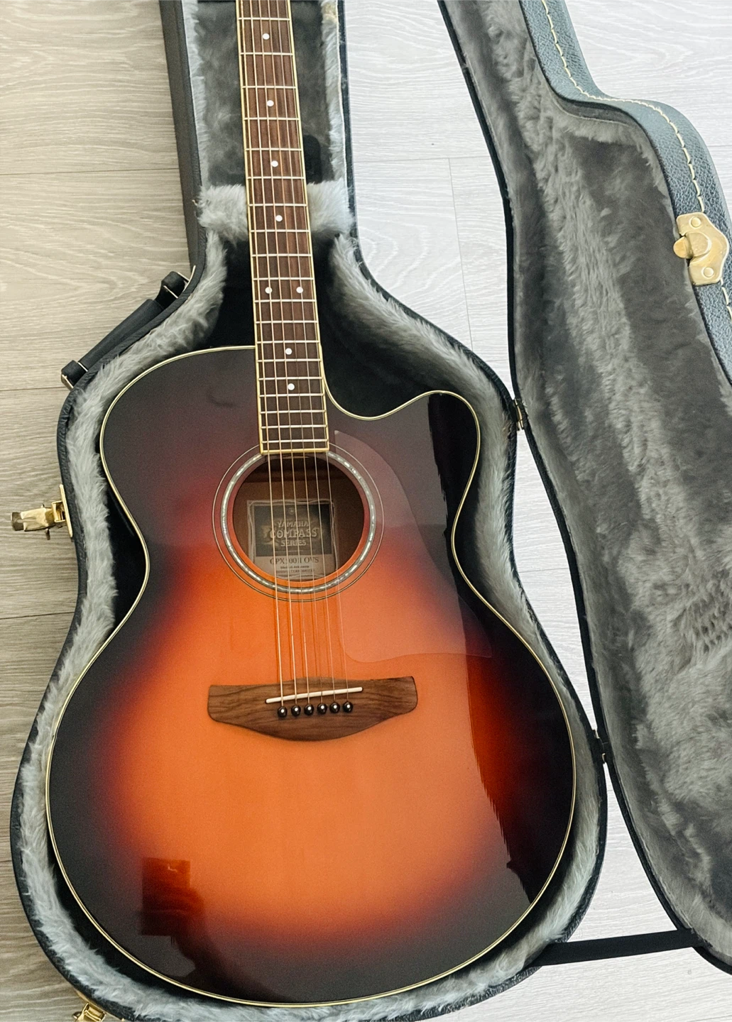 Yamaha Compass Series CPX500II OVS Guitar with Hard Case