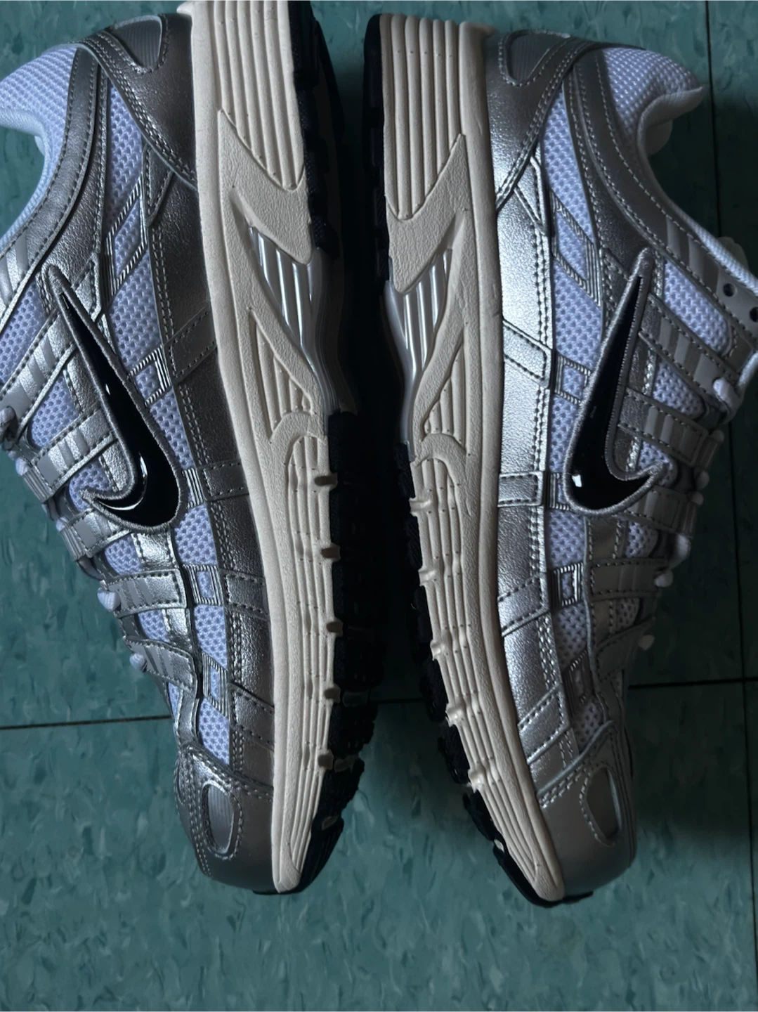 Nike Silver and White Running Shoes - photo 2