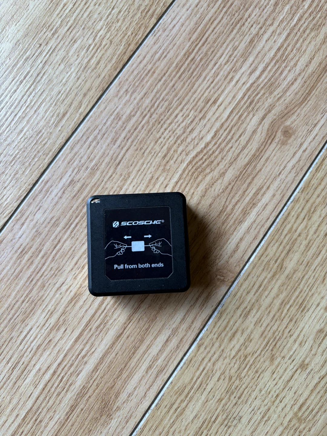 Scosche Retractable Charging Cable