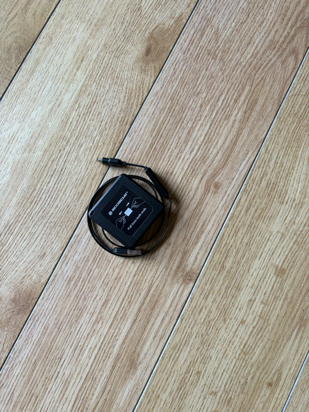 Scosche Retractable Charging Cable - photo 3