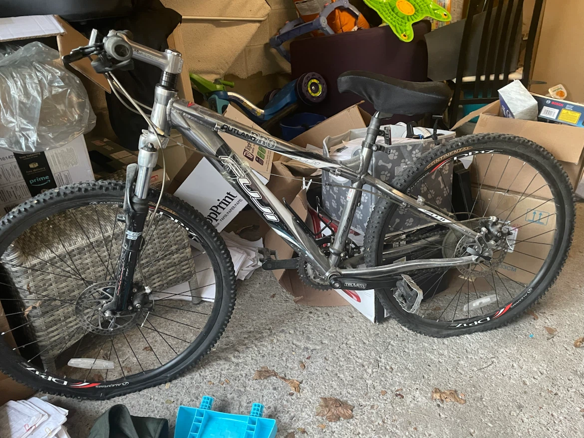 Fuji Outland Pro Mountain Bike