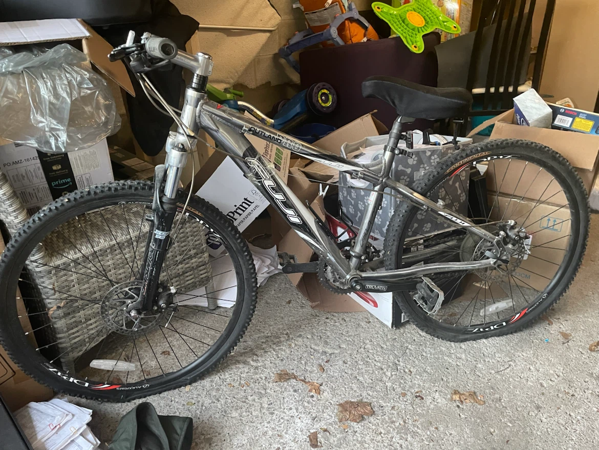 Fuji Outland Pro Mountain Bike - photo 2