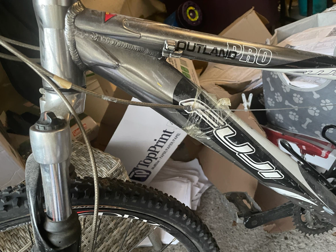 Fuji Outland Pro Mountain Bike - photo 4