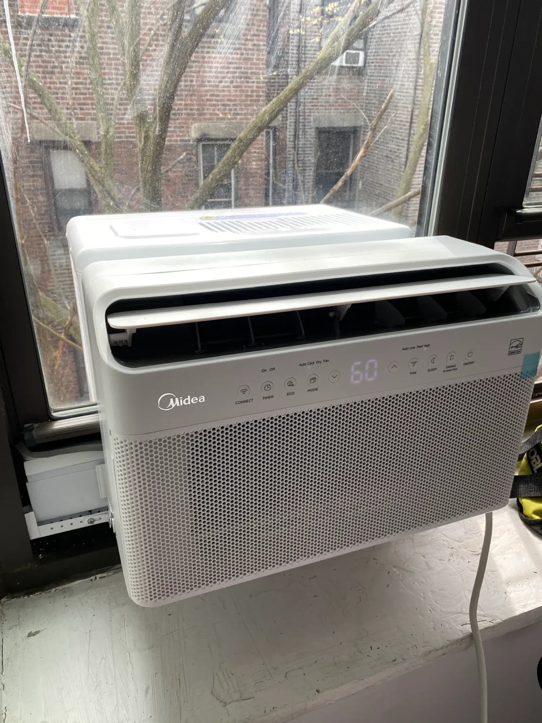 Midea U-Shaped Window Air Conditioner - photo 2