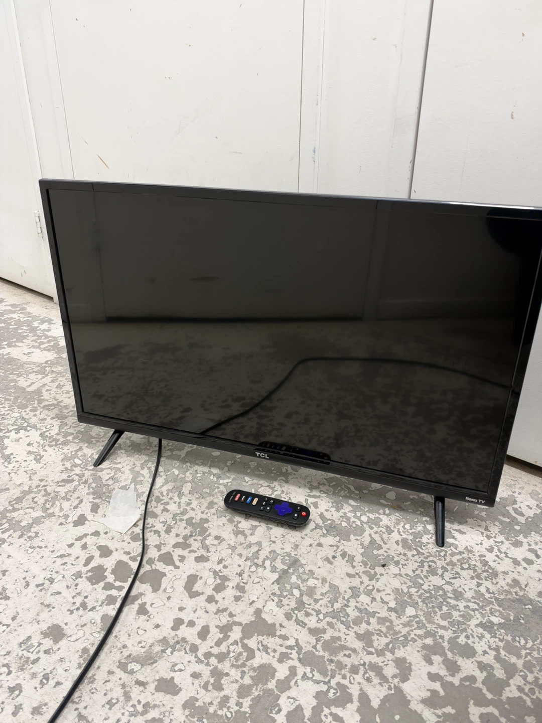 TCL 32-inch Roku TV - photo 2