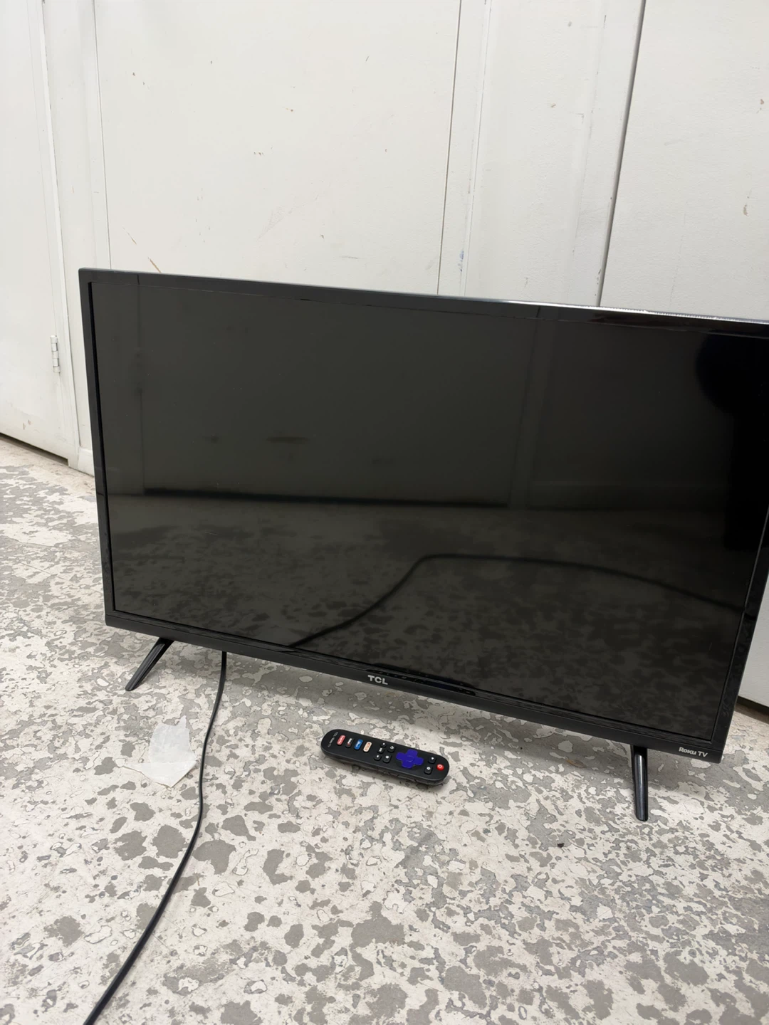 TCL 32-inch Roku TV - photo 3