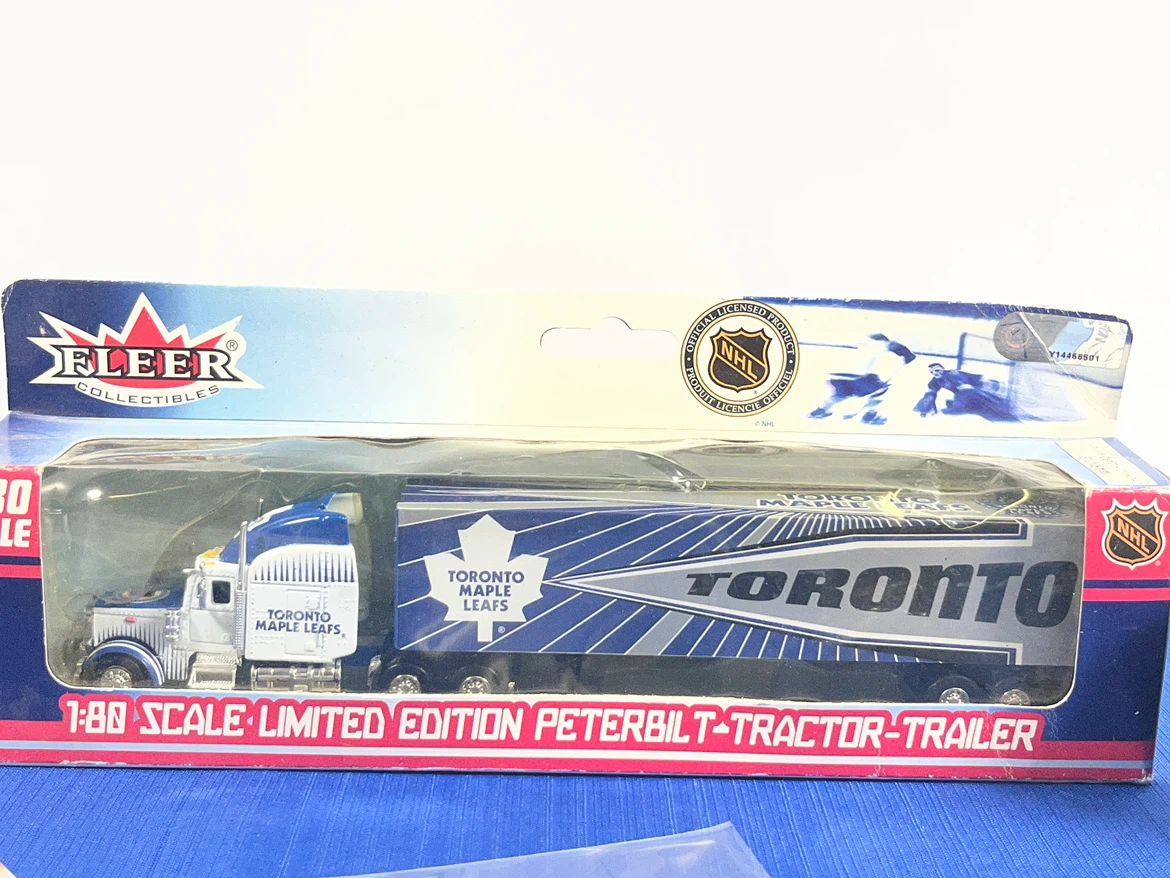Toronto Maple Leafs Collector Bundle 🏒🚘 - photo 2