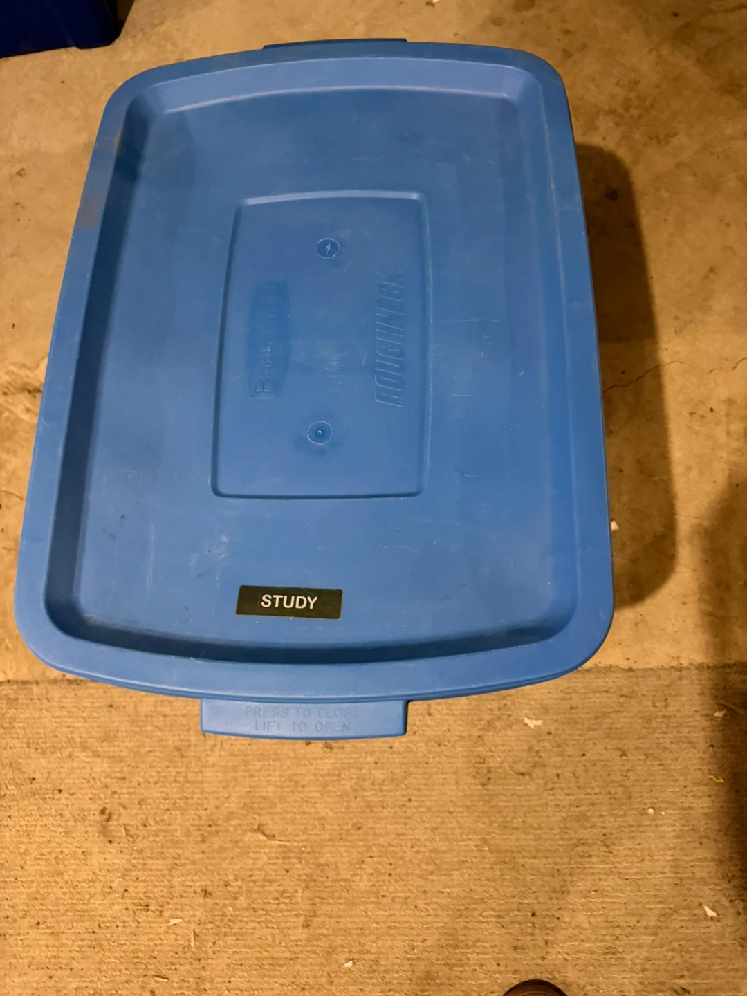 Rubbermaid Roughneck Storage Tote 95L - photo 3