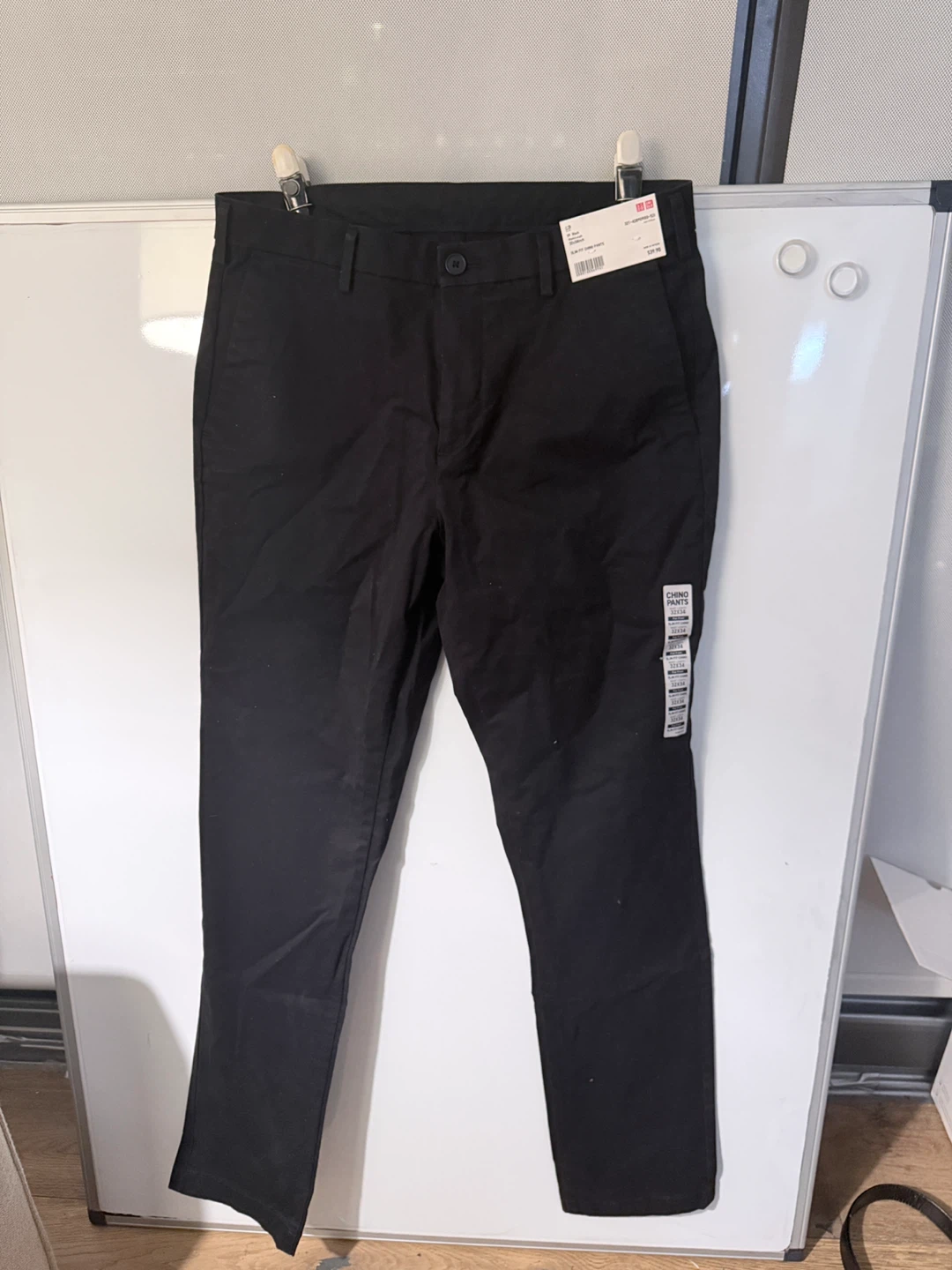 Uniqlo 32x34 slim fit chino pants