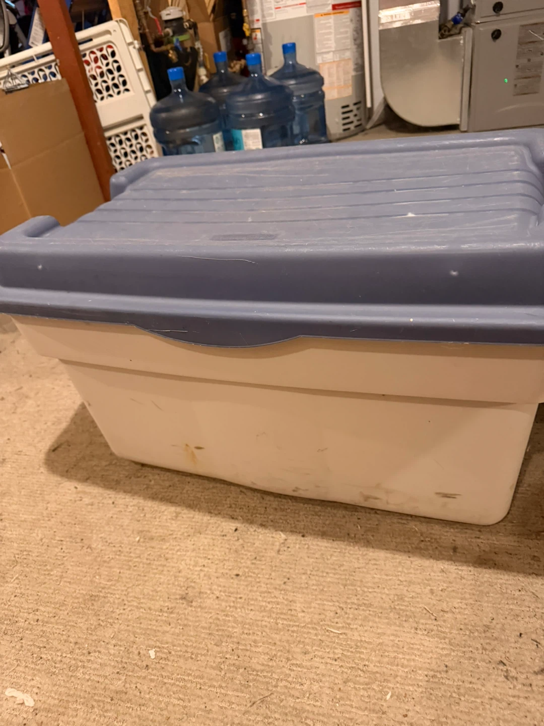 Rubbermaid Hinged Storage Bin - photo 3