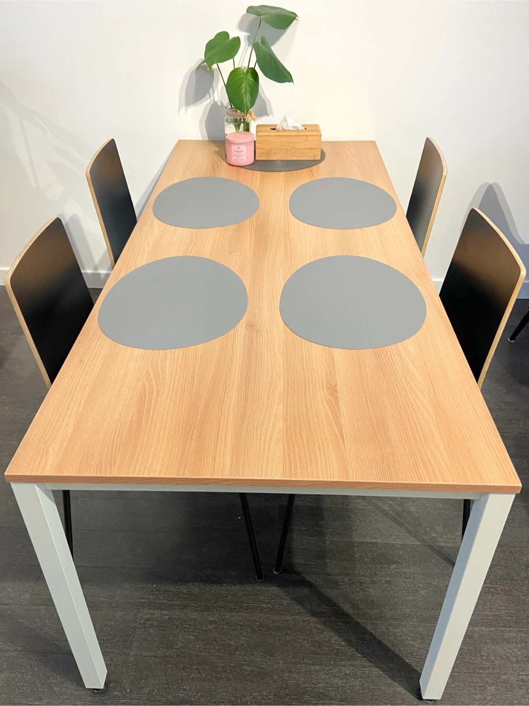Dining table and 4 chairs - photo 4