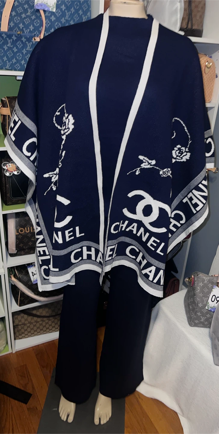 Chanel 3pc Knit Poncho Set - photo 3