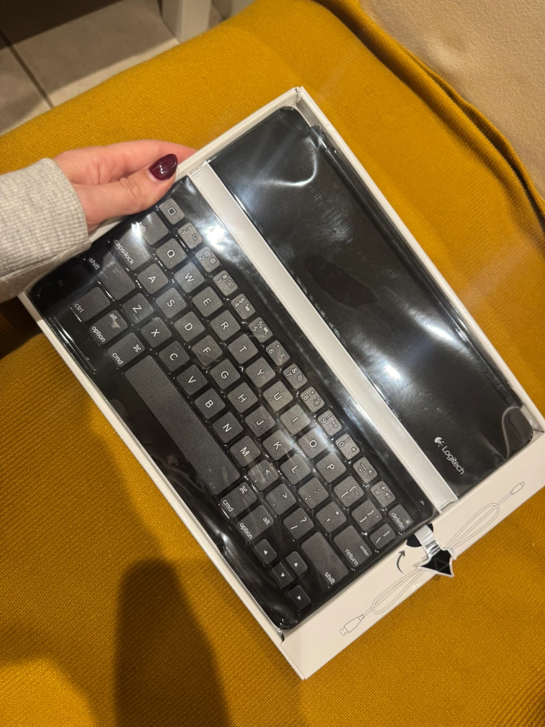 Logitech Bluetooth Keyboard Wireless iPad Keyboard Case