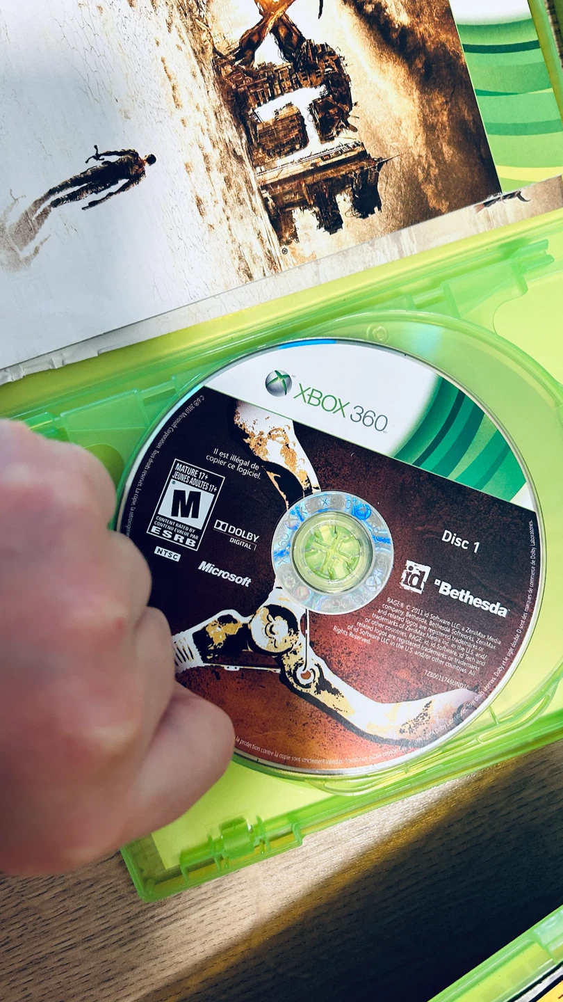 Xbox 360 Games Bundle – The Saboteur, Skyrim, RAGE, Borderlands - photo 4