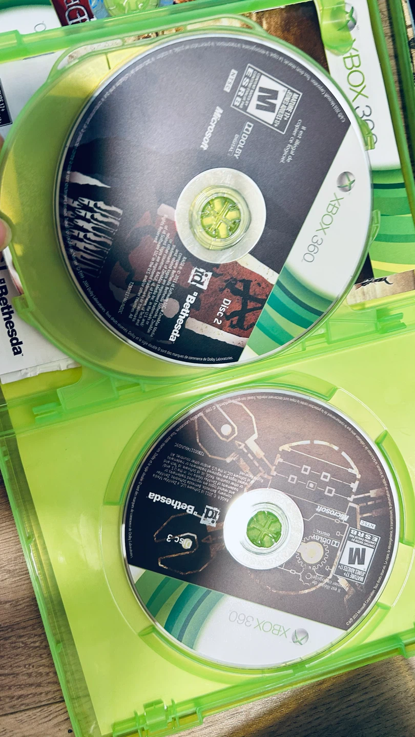 Xbox 360 Games Bundle – The Saboteur, Skyrim, RAGE, Borderlands - photo 5