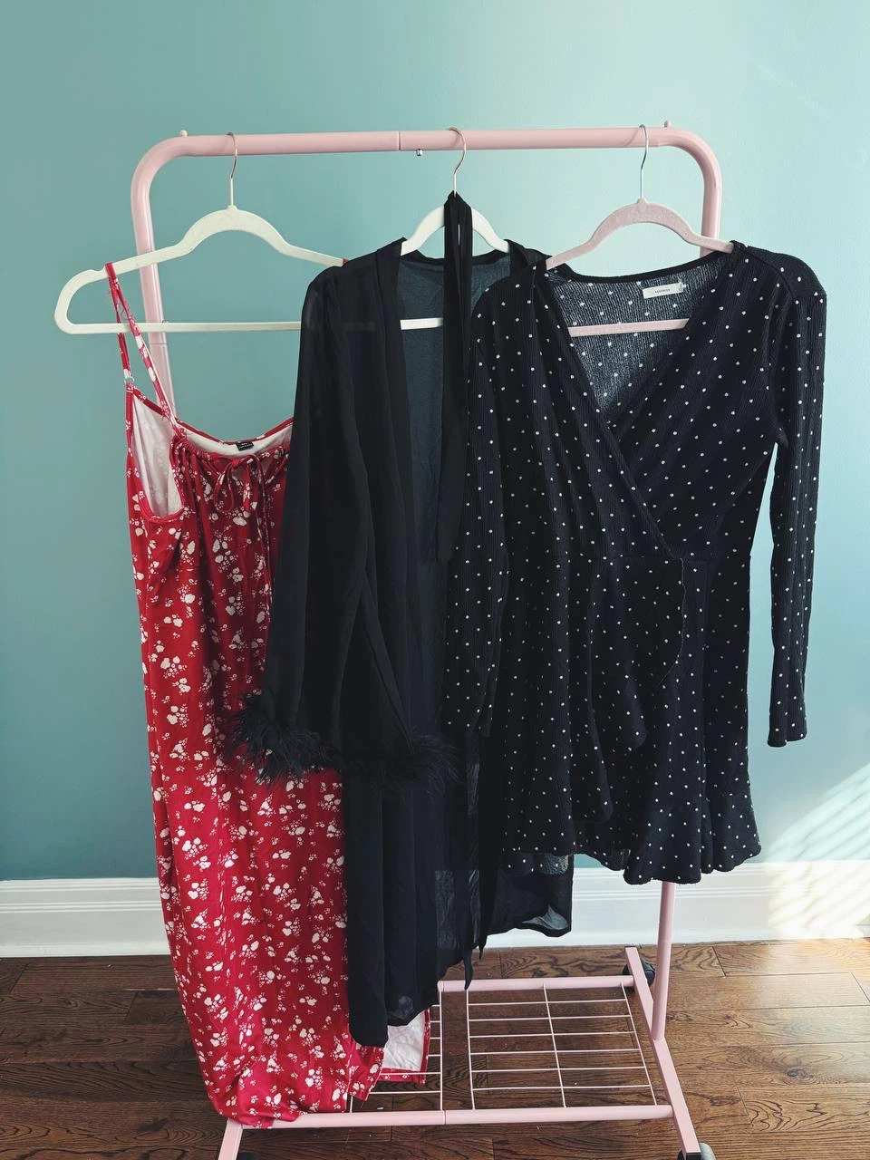 Women’s Clothing Bundle – 11 pieces $80 - photo 2