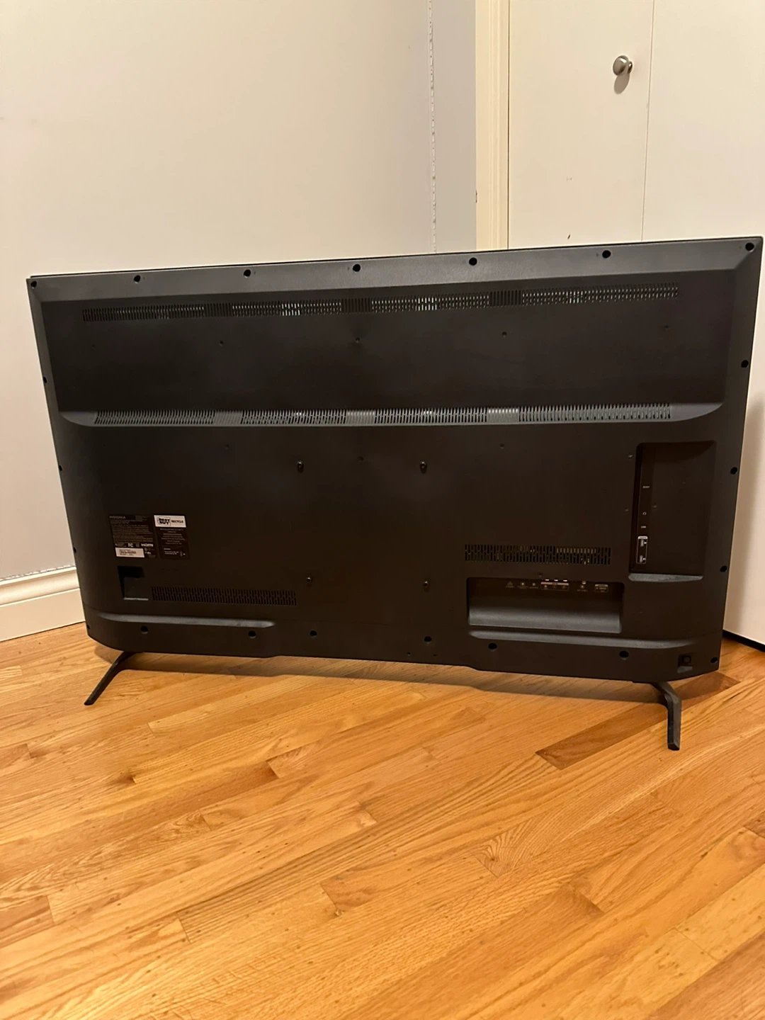 49.5" 4K Smart Roku TV - photo 2